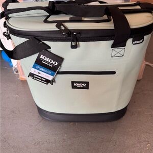 Igloo MaxCold Cooler Bag 30 cans